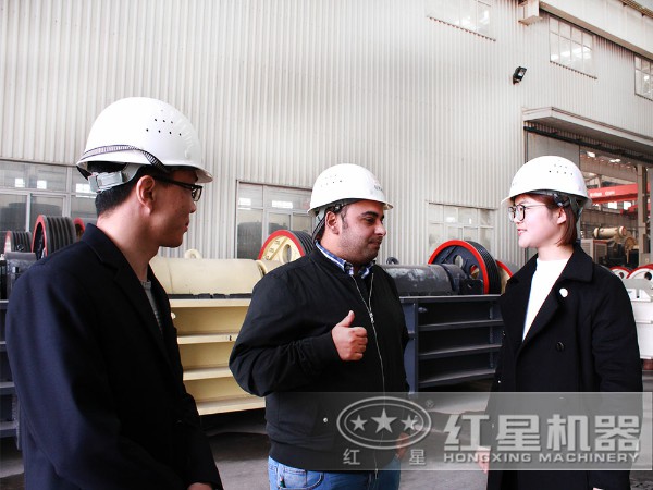 配錘破的石子車載移動碎石機廠家 配錘破的石子車載移動碎石機廠家