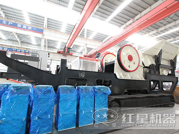 履帶移動破石機械:配顎破機 履帶移動破石機械:配顎破機