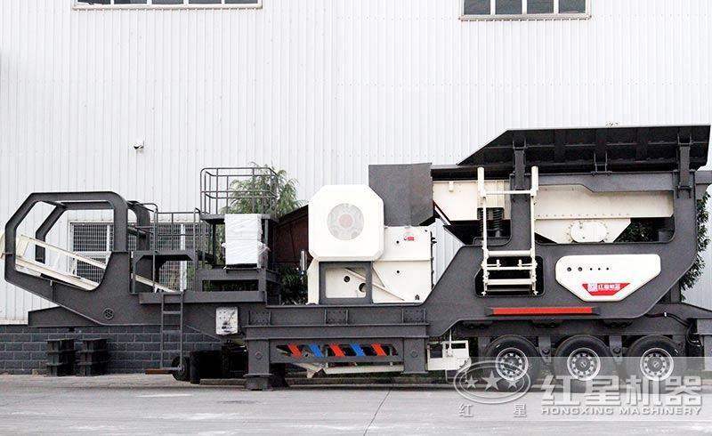PE顎破機搭載到移動破碎站上 PE顎破機搭載到移動破碎站上