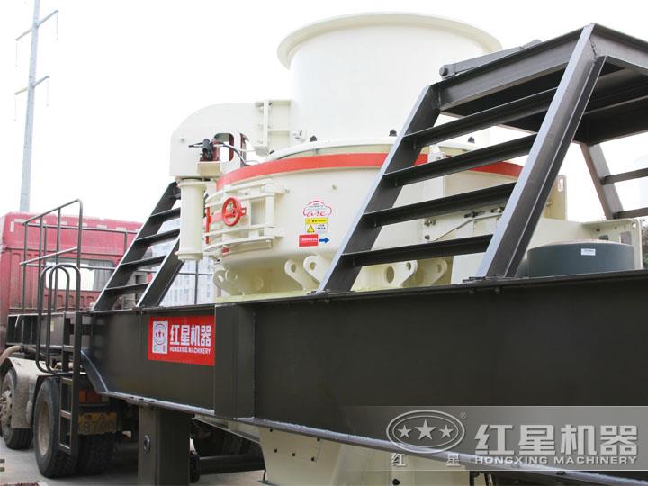 HVI沖擊式移動破碎站,產量70-585t/h,稀油自潤滑 HVI沖擊式移動破碎站,產量70-585t/h,稀油自潤滑