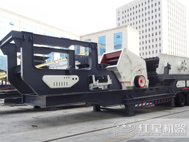 輪胎移動破碎站配反擊式破碎機,時產70-280t/h,具有整形作用 輪胎移動破碎站配反擊式破碎機,時產70-280t/h,具有整形作用