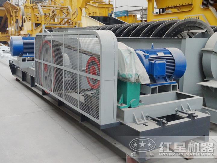對(duì)輥式破碎機(jī)電機(jī)功率45*2KW,處理能力20-40t/h 對(duì)輥式破碎機(jī)電機(jī)功率45*2KW,處理能力20-40t/h